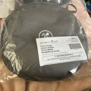 Pampered Chef Gray Fabric Tortilla  Warmer New in Package